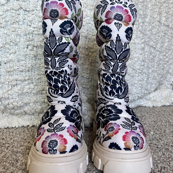 NWOT Farm Rio Quilted Puffer Platform Boots - Picture 5 of 5